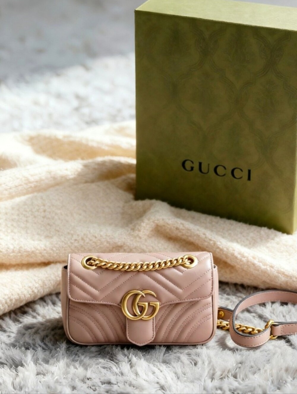 Gucci GG Marmont Small Shoulder Bag
